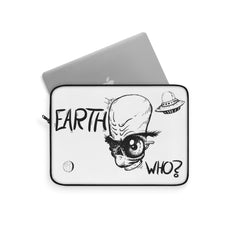 Suspicious Alien Laptop Sleeve